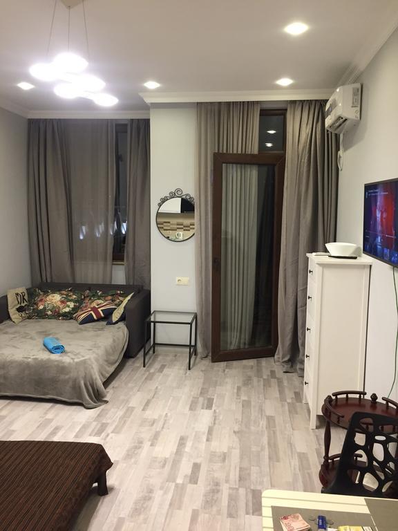 Romantic Батуми Екстериор снимка